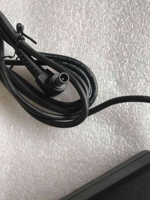 多窝（Dower）与索尼（Sony）19.5V 5.2A开关电源适配器对比指南